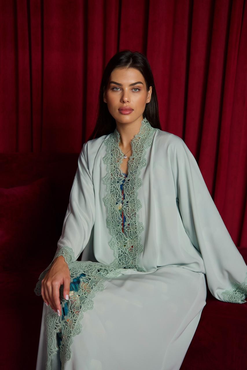 mkawrah abaya | roses