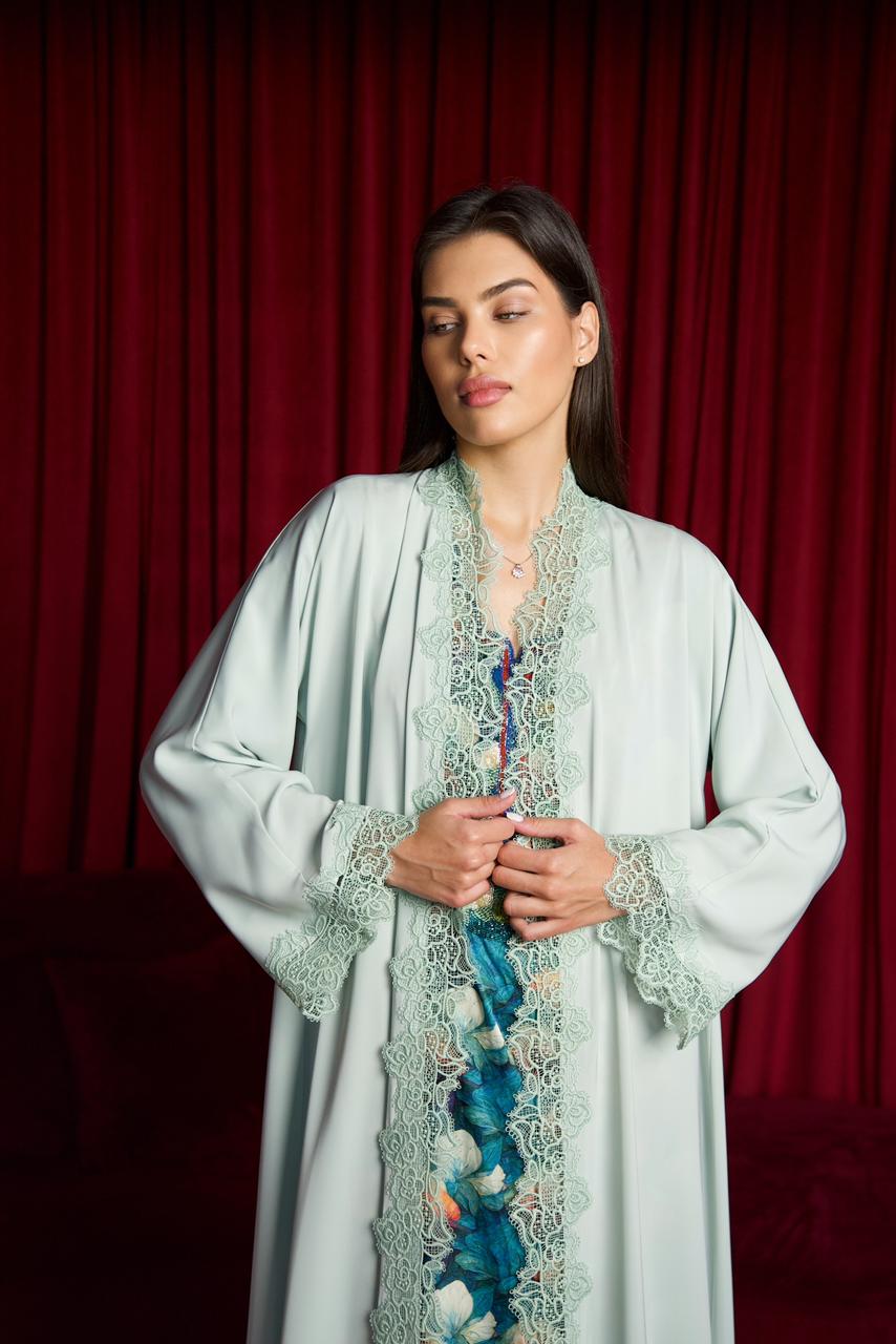 mkawrah abaya | roses