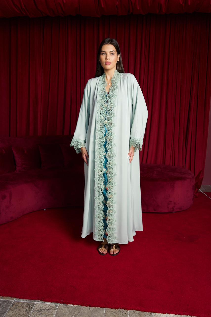 mkawrah abaya | roses