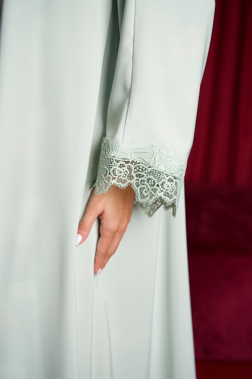 mkawrah abaya | roses