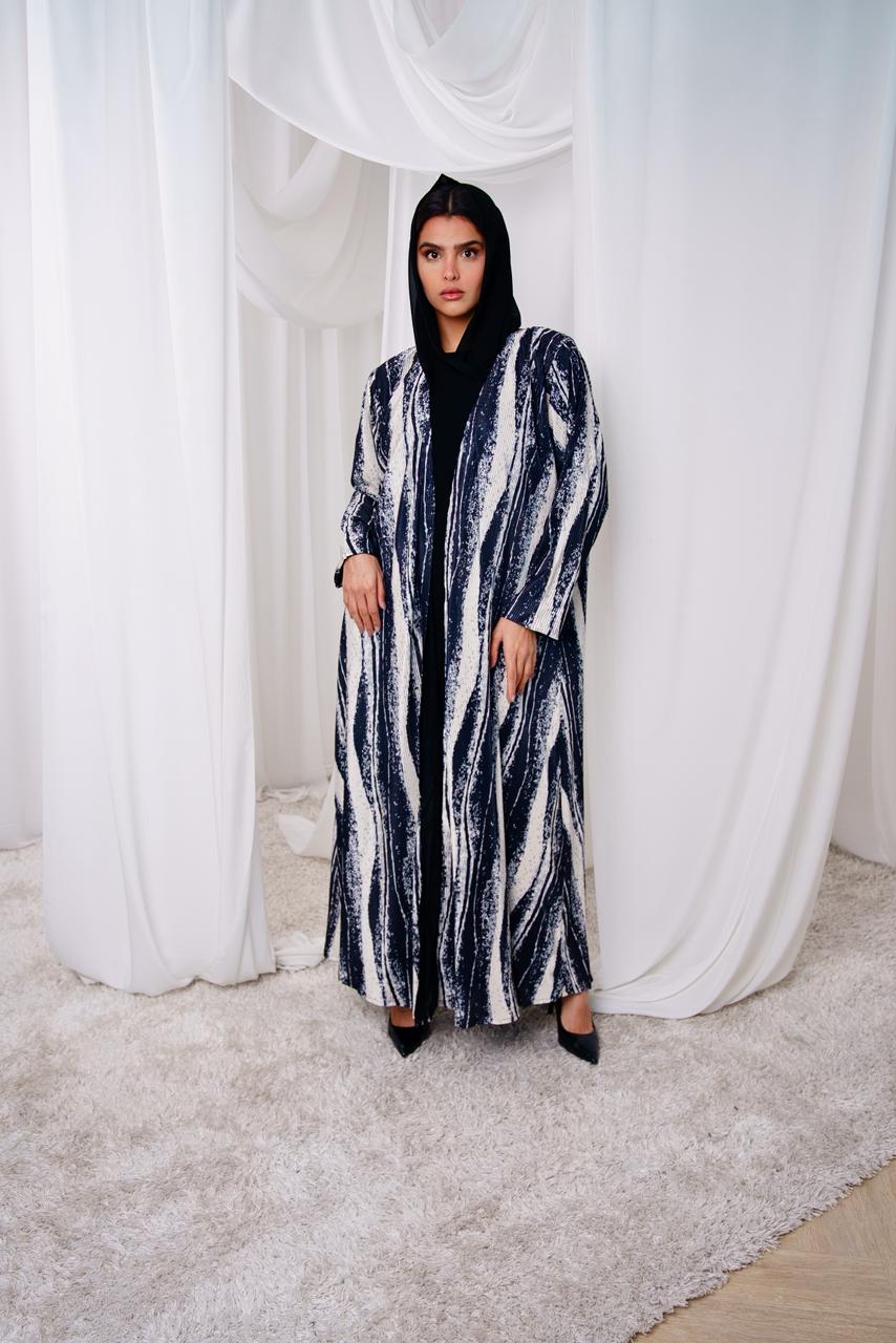 Bold lines abaya