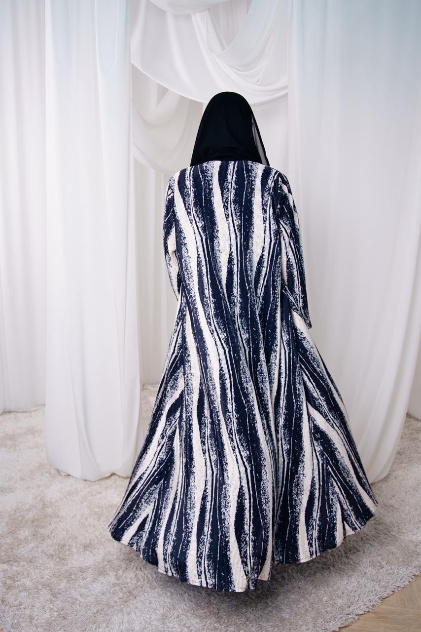 Bold lines abaya