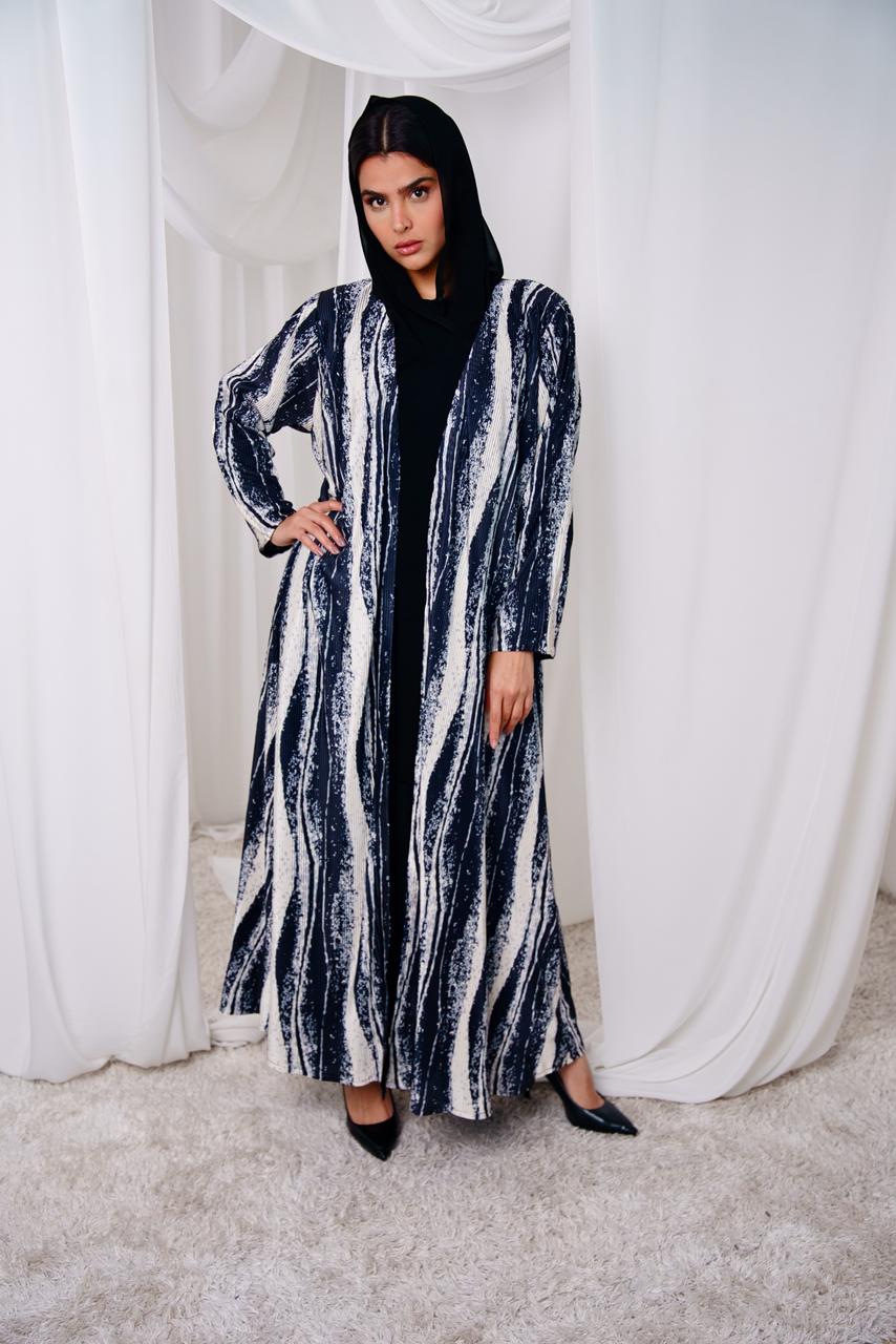 Bold lines abaya